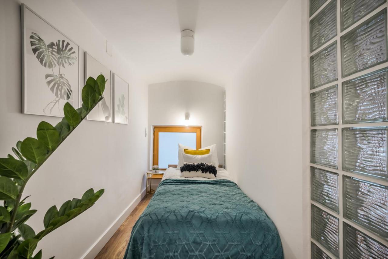 Colorful Designer Home In The Heart Of Budapest Luaran gambar